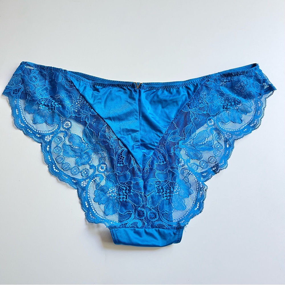 Victoria’s Secret Cheekini Lace Blue Cheeky Panty NWT L